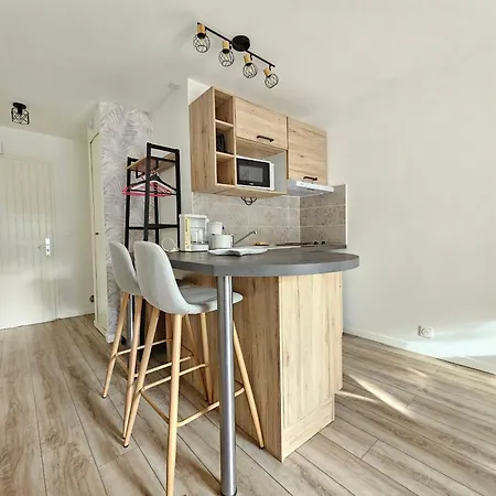 Maisonnette Calme Proche Avec Parking - Fr-1-476-252 *