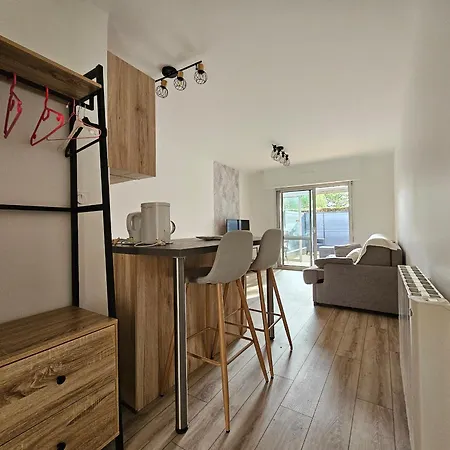 Maisonnette Calme Proche Avec Parking - Fr-1-476-252 Ferienhaus