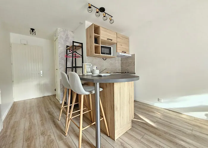 Maisonnette Calme Proche Avec Parking - Fr-1-476-252 *